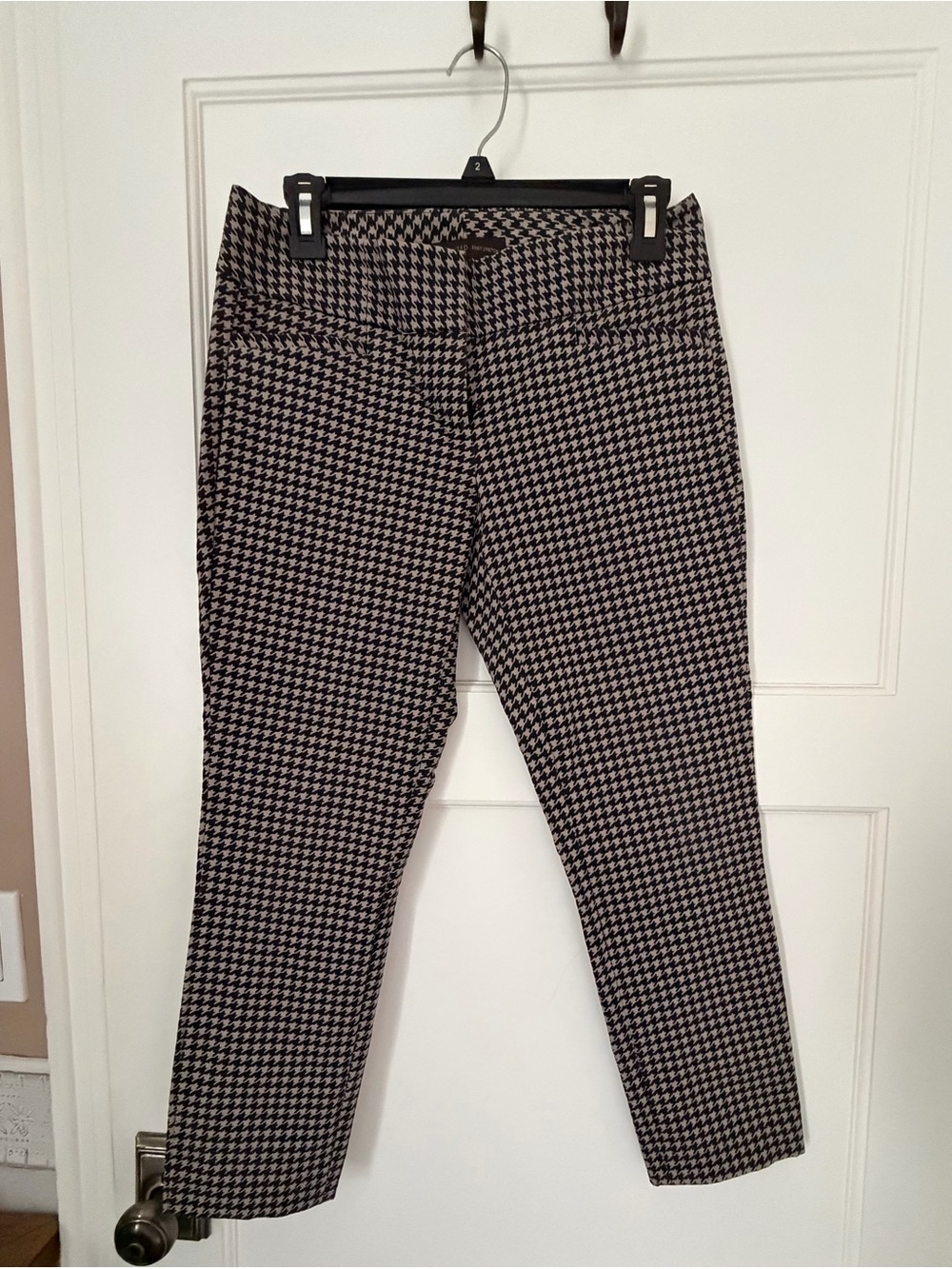 The Limited Black & Gray Houndstooth Ankle Pants
